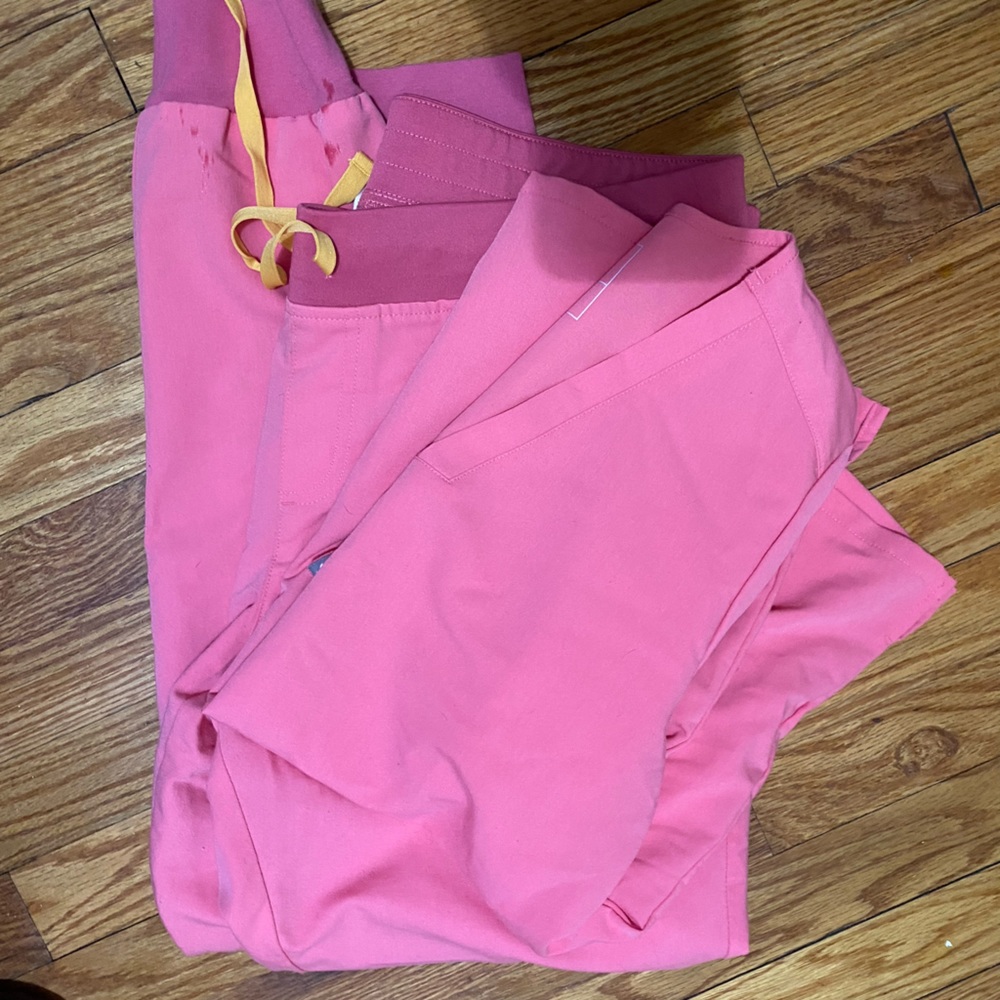 Neon Pink Fig Set
